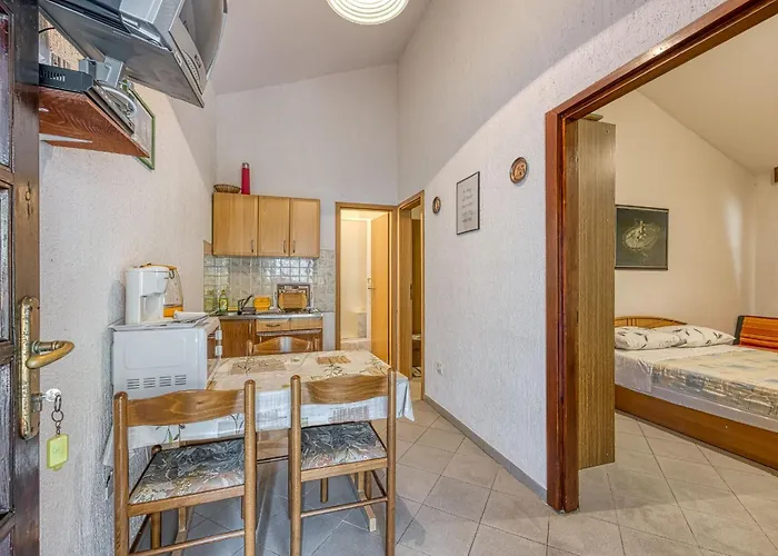 Apartments Kamelia